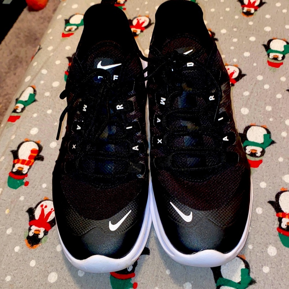NIKE AIR MAX AXIS SHOES IN BLACK